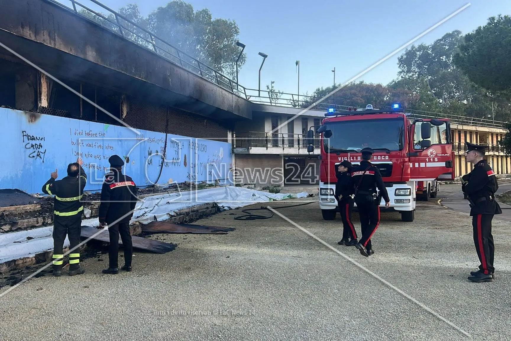 Incendio al lido comunale di Reggio Calabria