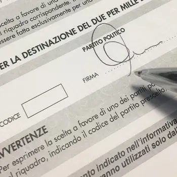 Stop di Mattarella alla modifica del due per mille che raddoppierebbe i finanziamenti ai partiti\n