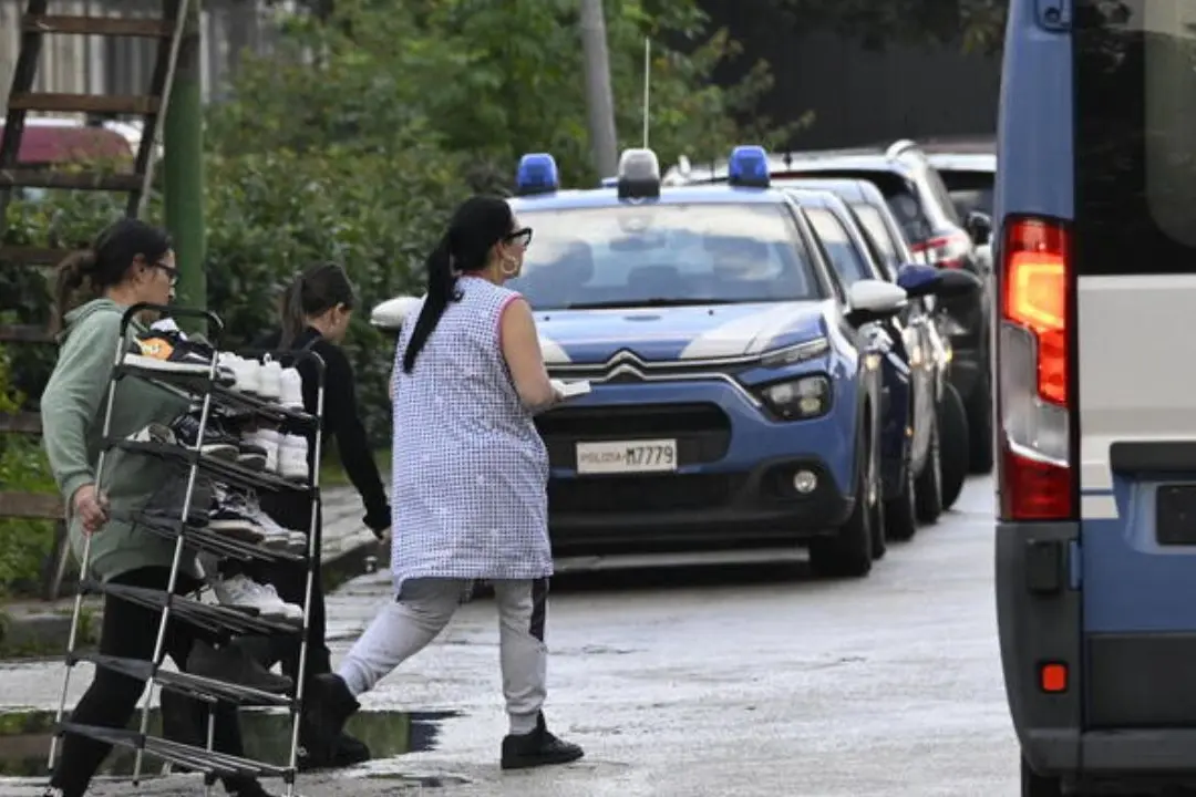 Sgombero di alcuni alloggi occupati abusivamente al Parco Verde a Caivano