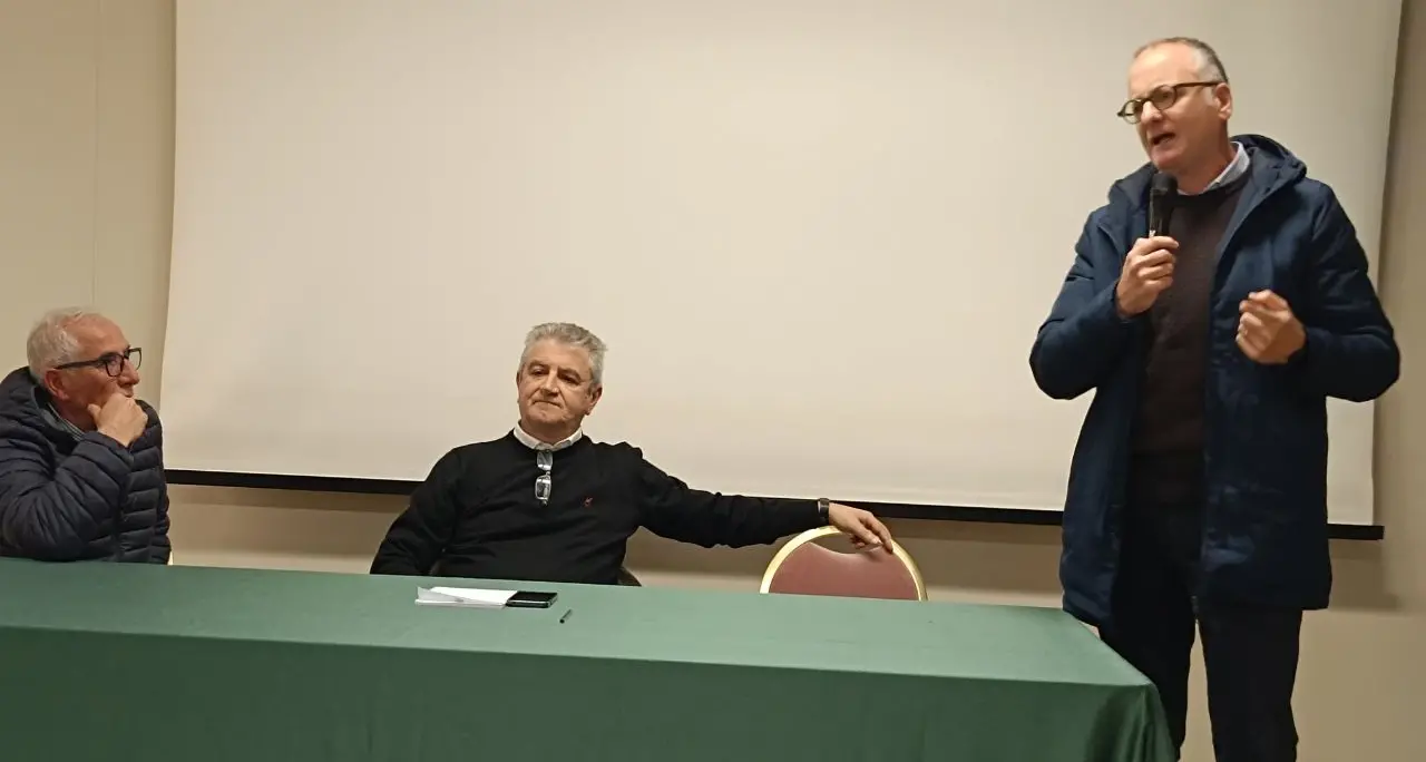 Cosenza, i socialisti attaccano il centrodestra: «Non hanno visione della città del futuro, gli Occhiuto hanno affossato la metro leggera»