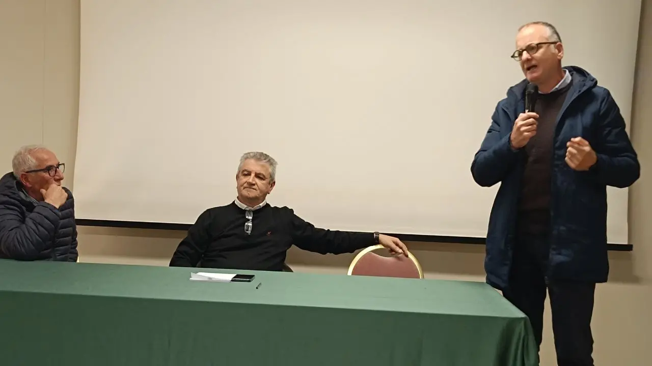 Cosenza, i socialisti attaccano il centrodestra: «Non hanno visione della città del futuro, gli Occhiuto hanno affossato la metro leggera»