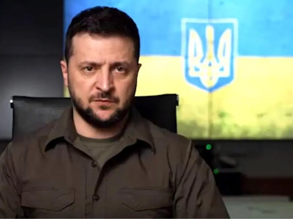 Guerra in Ucraina, Zelensky: «Tregua possibile se Kiev sarà sotto l’ombrello della Nato»