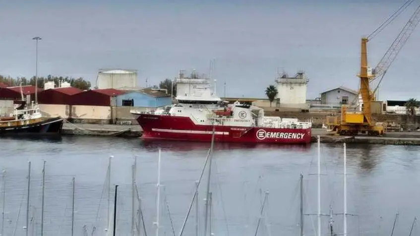 Vibo Marina, giunta nella notte la nave di Emergency: a bordo 75 migranti