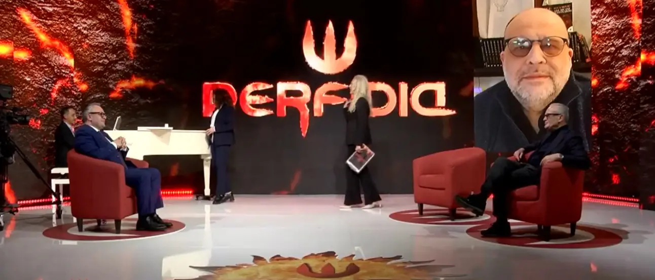 P-e-r-f-i-d-i-a, l'acrostico della politica di casa nostra fra palco e (sur)realtà