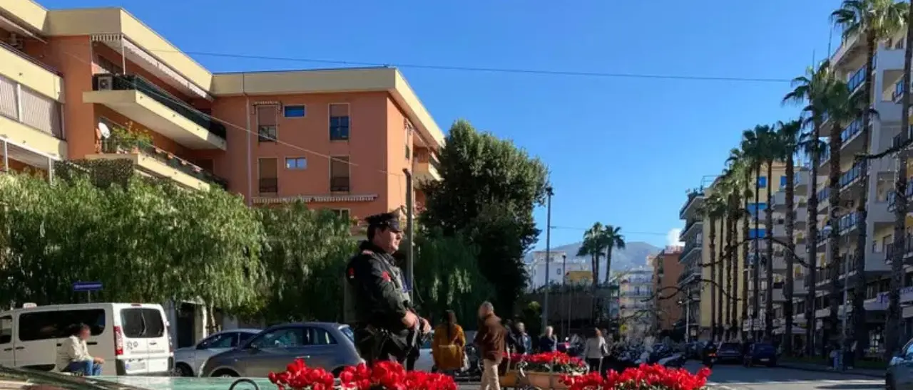 Sorrento, picchiato\u00A0a calci e pugni per aver difeso un amico: arrestati sei ragazzi\n