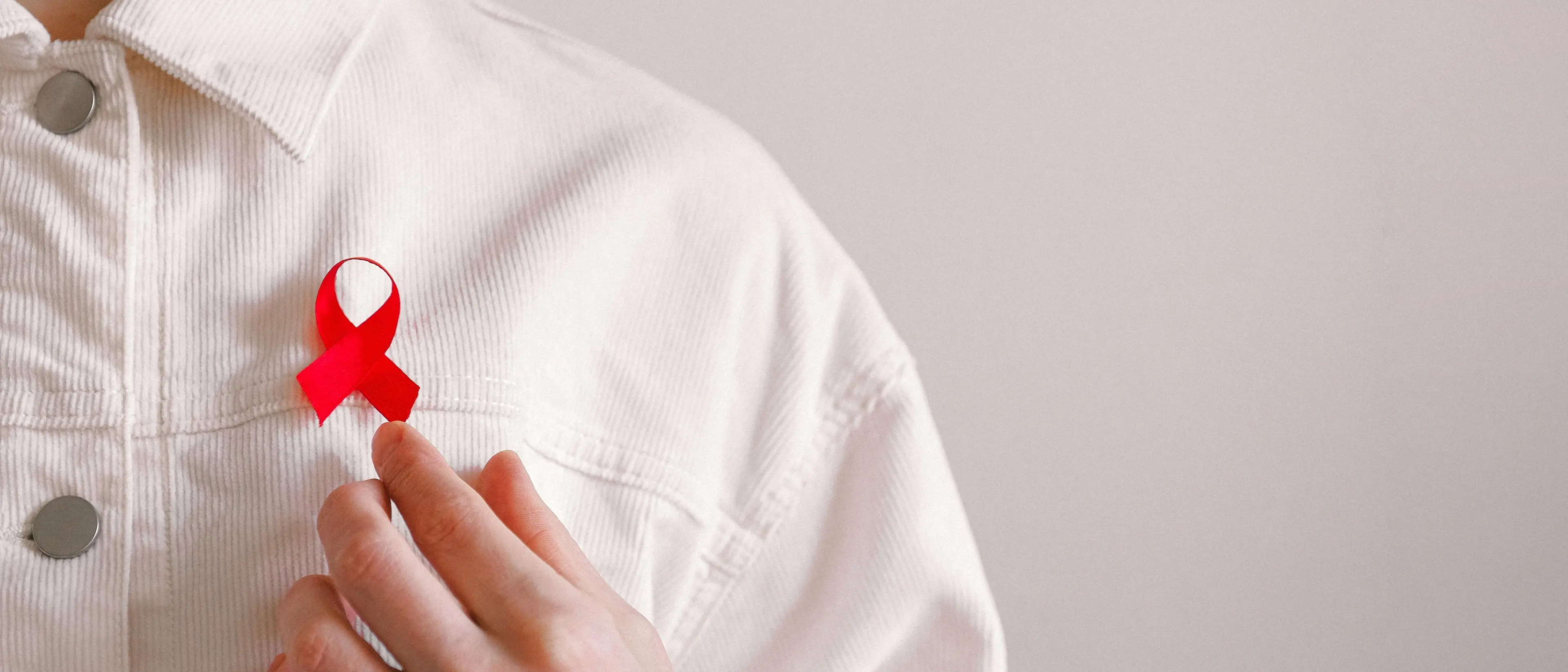 Giornata mondiale di lotta all’Aids, l’Unicef: «Uccide ancora 250 under 14 ogni giorno, più colpite le ragazze»\n