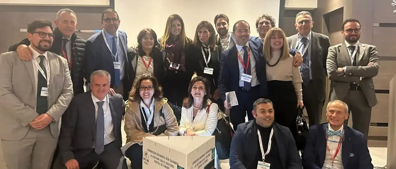 Dalle nuove tecniche chirurgiche all’uso della robotica per le fratture di femore, successo a Catanzaro per il congresso regionale degli ortopedici ospedalieri