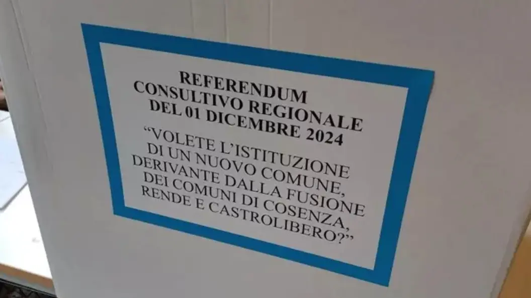 Città unica Cosenza-Rende-Castrolibero, il flop del referendum è uno schiaffo ai partiti e alla loro superbia\n