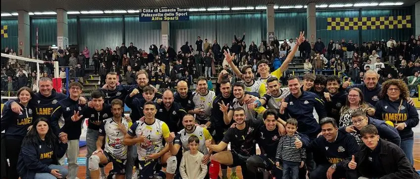 Volley Calabria, super scatto del Lamezia nel derby in Serie B: batte Bisignano e vola in testa\n