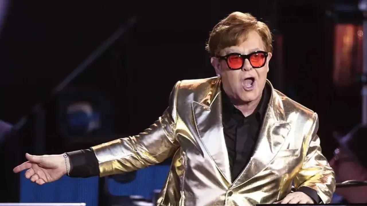 L’annuncio shock di Elton John: «Ho avuto dei problemi agli occhi e ora ho perso la vista»