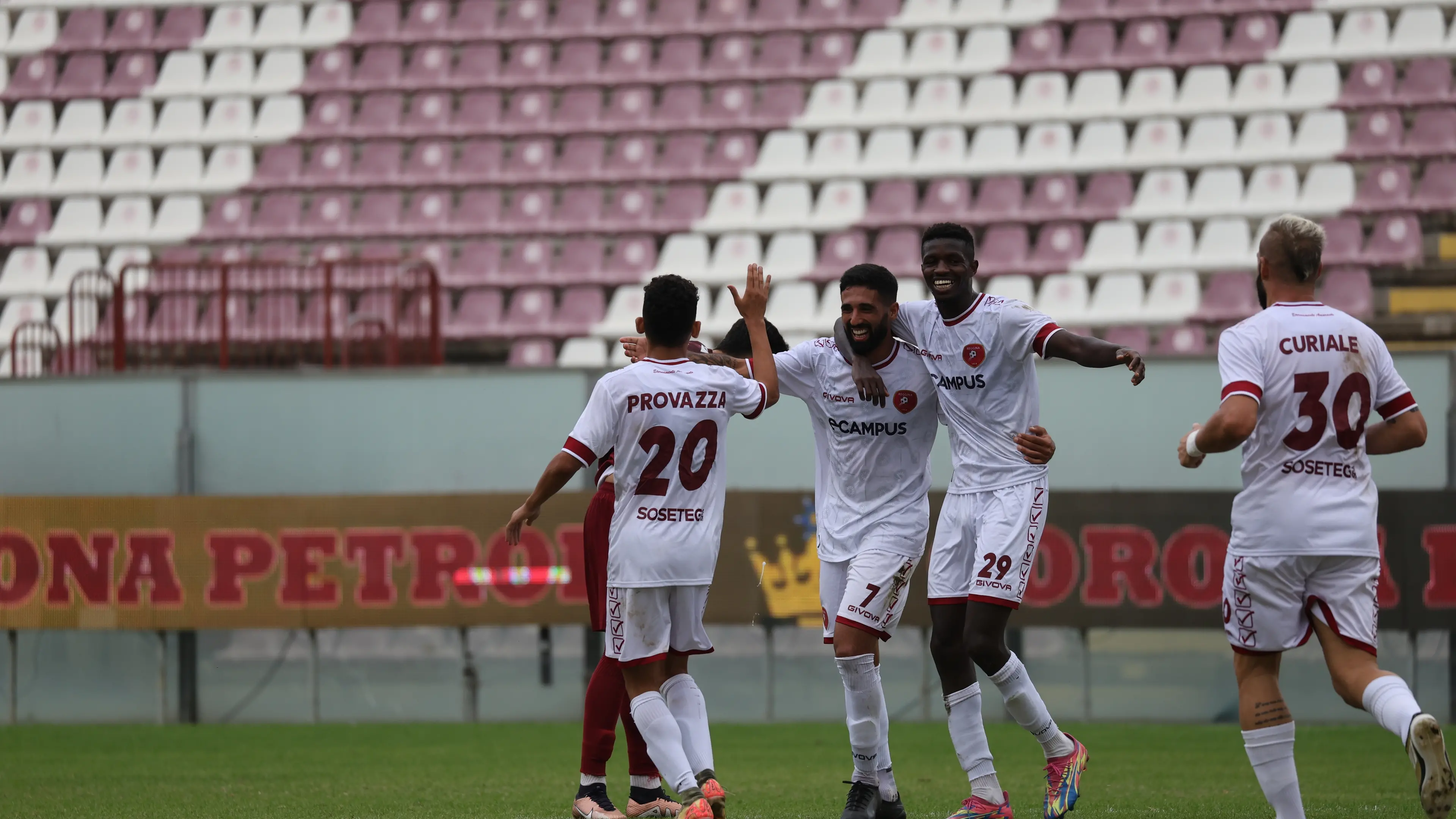 Reggina, così non va: la Coppa Italia può stemperare gli animi. E intanto si alza il sipario sul calciomercato dicembrino