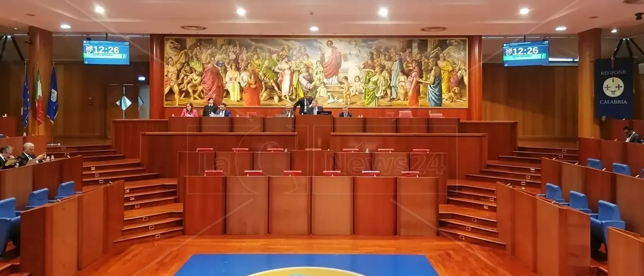 Città unica a Cosenza, dopo il flop niente referendum per 5 anni: la palla passa al Consiglio regionale\n