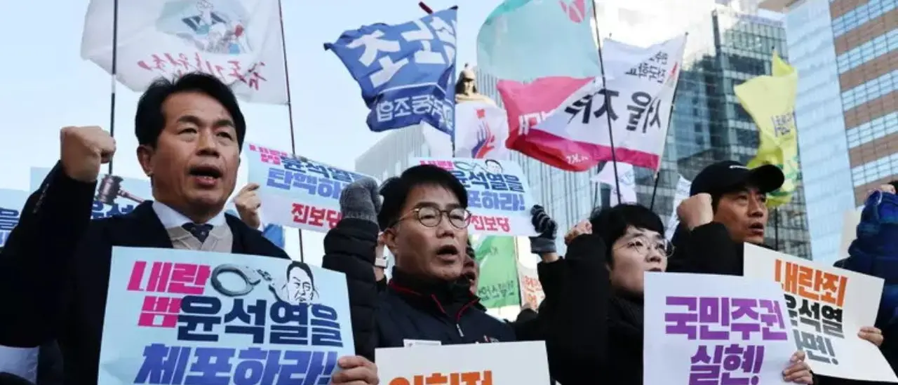 Corea del Sud nel caos, la protesta blocca la legge marziale. Yoon verso l’impeachment\n
