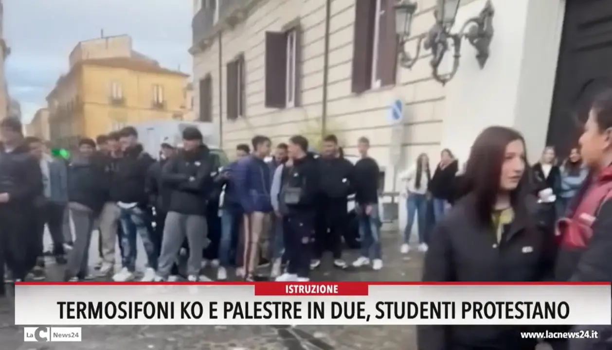 Termosifoni ko, studenti protestano a Cosenza