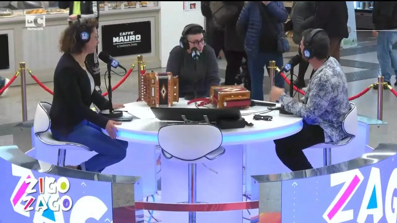 L’organetto che rompe gli schemi della tradizione a Zigo Zago con la musicista calabrese Martina Farcomeni