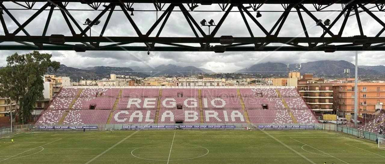Reggina-Locri, al via la prevendita per il derby: ecco cosa devono sapere tifosi ospiti e locali\n