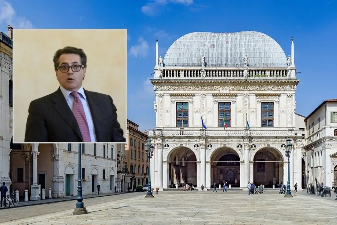 <p>Il Municipio&nbsp;di Brescia e, nel riquadro, l&#39;ex consigliere di Fdi Acri</p>\\n