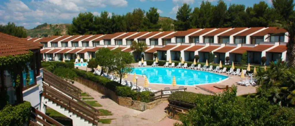 Le mani della ‘ndrangheta sui villaggi turistici dello Jonio crotonese, diventano definitive 9 condanne - NOMI