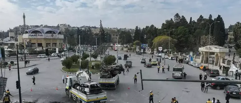 Siria, continua l’avanzata dei jihadisti verso Damasco: conquistato il distretto di Rasten