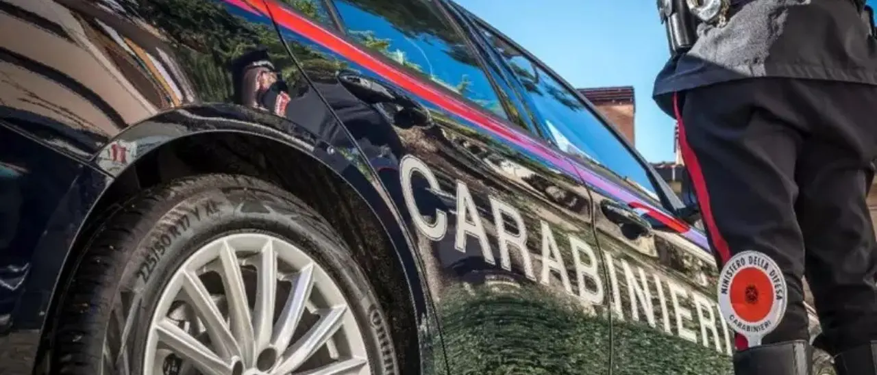 Un 58enne di Vibo Valentia trovato senza vita nella stanza di un hotel nel Salernitano: indagano i carabinieri\n