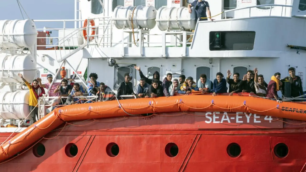 Migranti, il tribunale di Vibo Valentia annulla il sequestro della nave Sea-Eye 4, era stata bloccata ad ottobre dello scorso anno\n