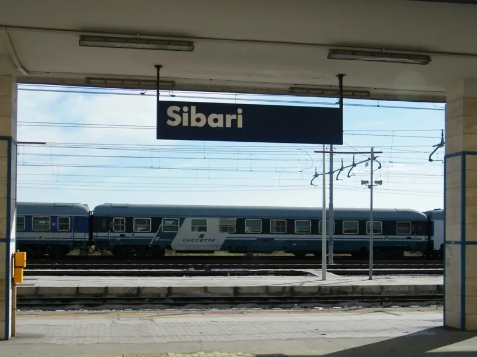 Via ai lavori per l’elettrificazione della ferrovia da Sibari a Catanzaro Lido, Ferrante (Mit): «Nuova fase per il Sud»