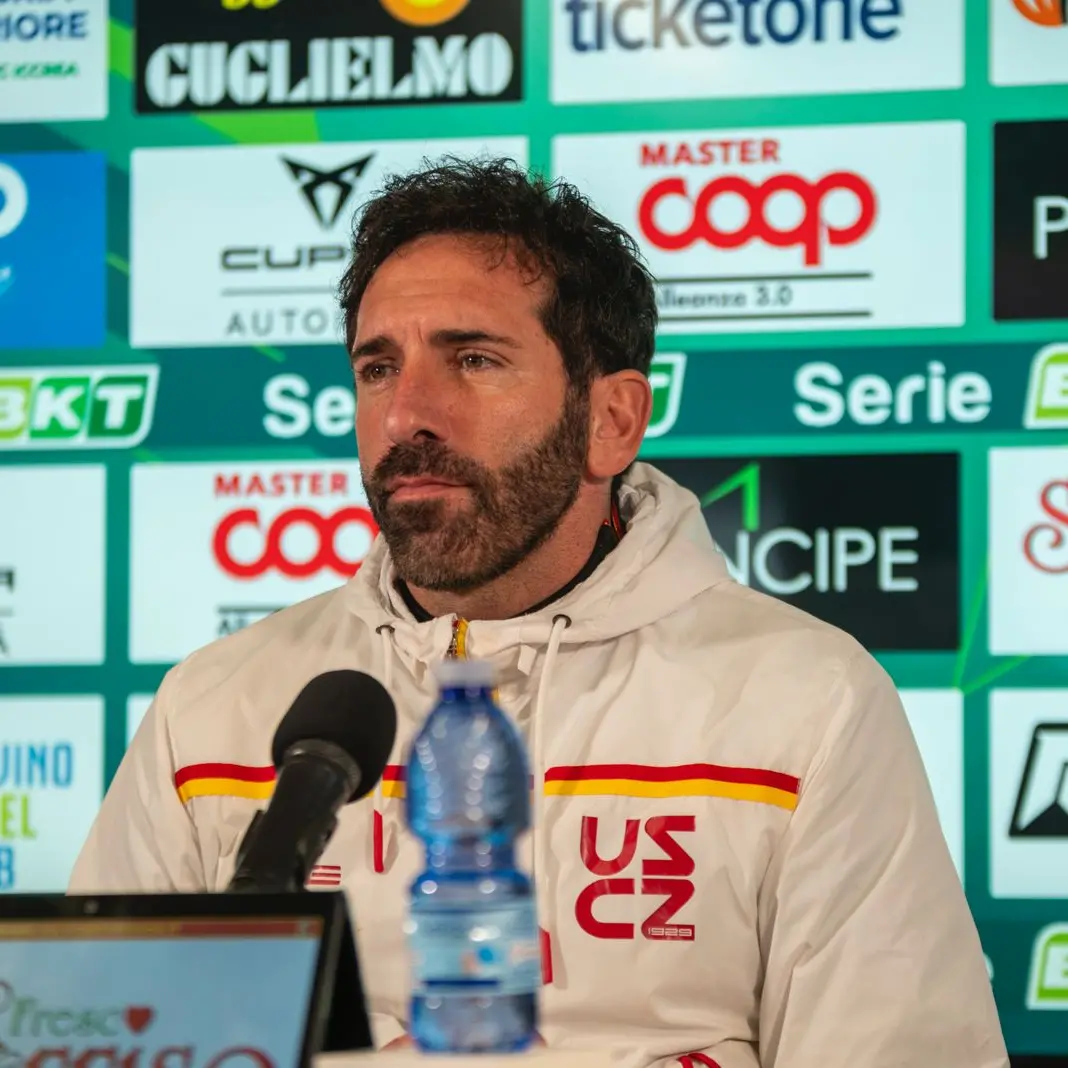 Catanzaro-Brescia, Caserta: «Partita chiave della stagione. La vittoria è l'unica medicina che c'è nel calcio»\n