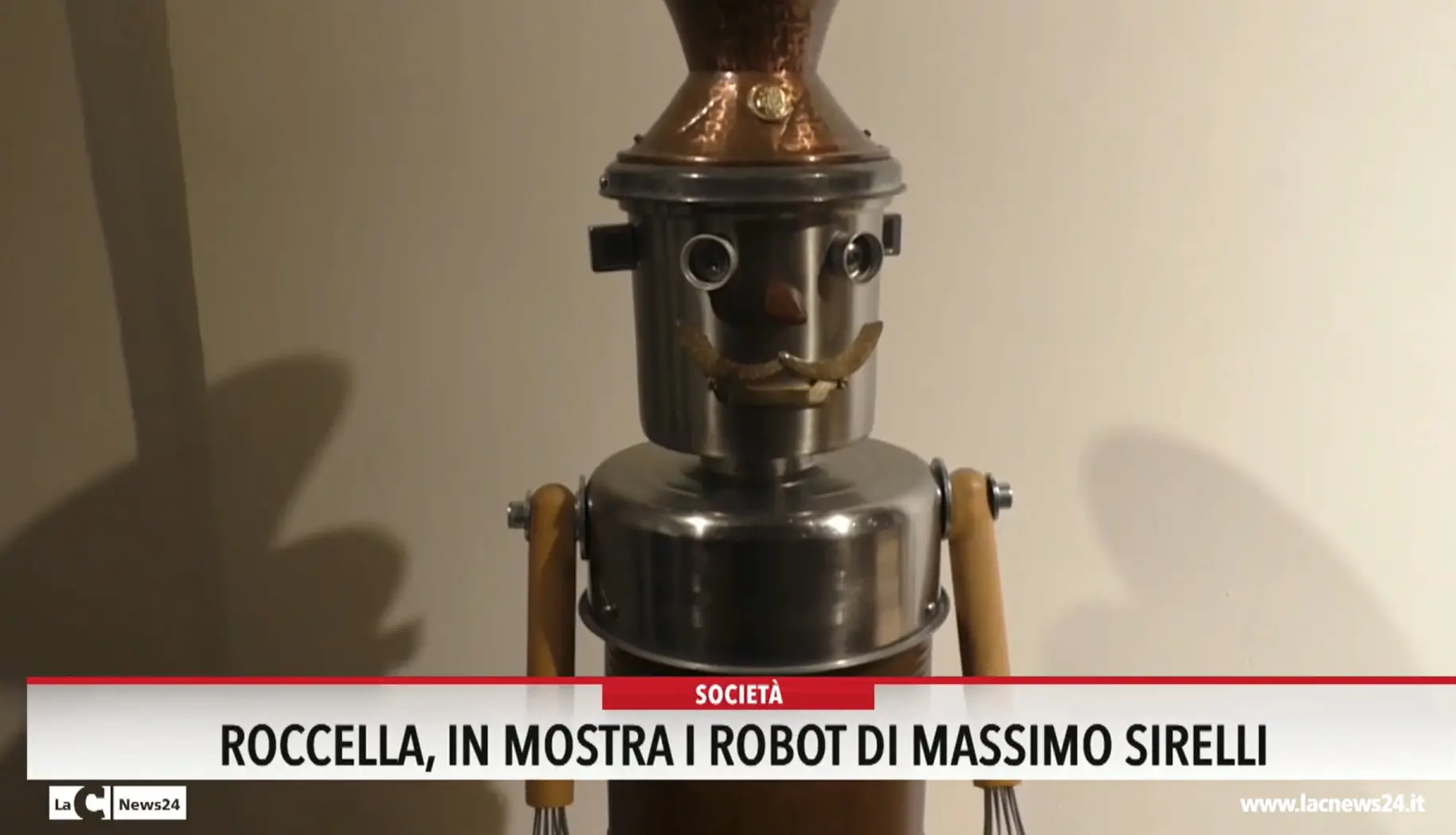 Roccella, in mostra i robot di Massimo Sirelli