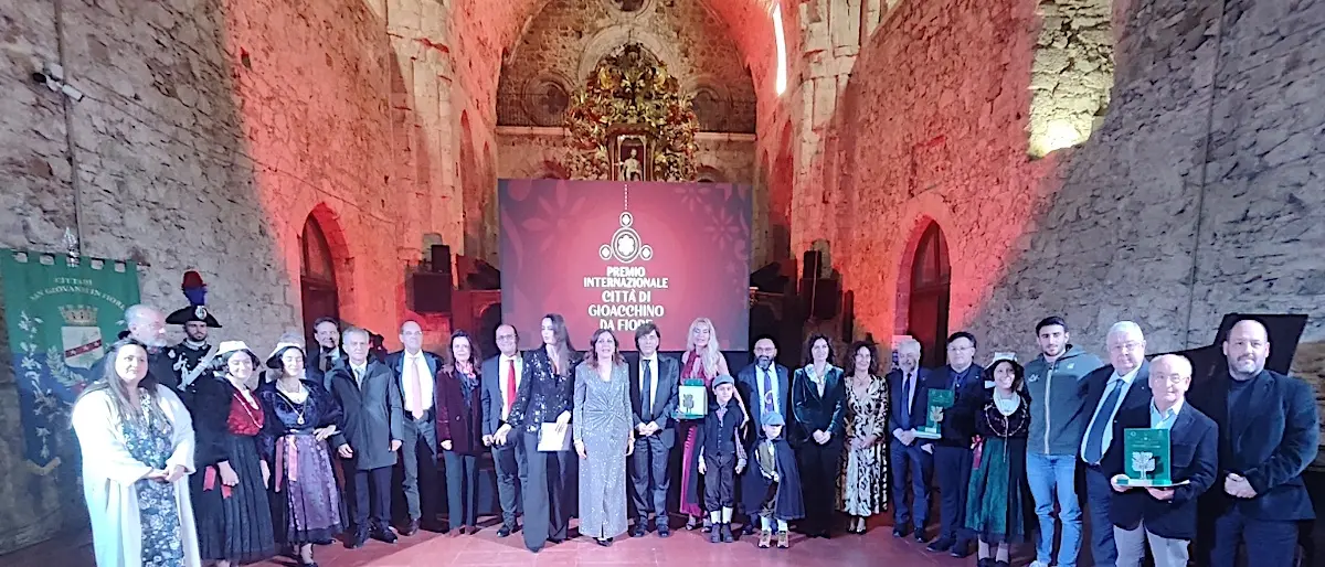 «La Calabria sia capitale europea della salute»: l’idea di Remuzzi al Premio Gioacchino da Fiore. Ecco tutti i riconoscimenti\n