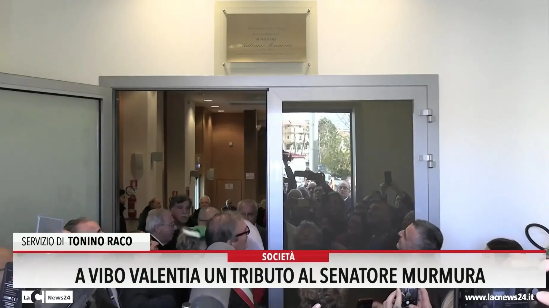 Vibo, la sala consiliare della Provincia intitolata al senatore Antonino Murmura a 10 anni dalla morte