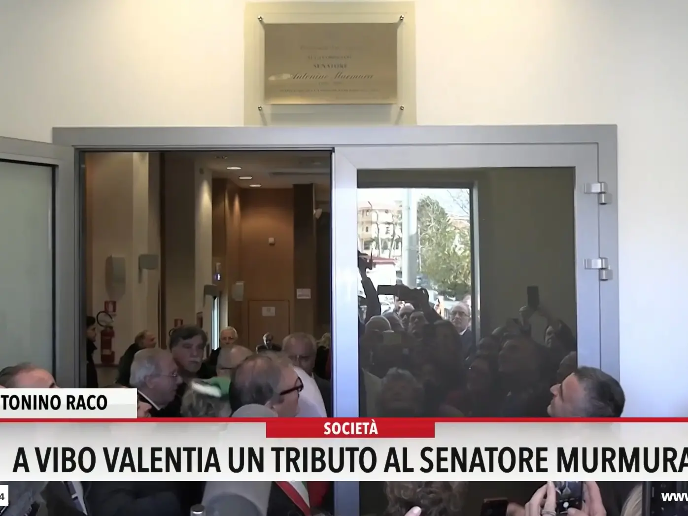Vibo, la sala consiliare della Provincia intitolata al senatore Antonino Murmura a 10 anni dalla morte