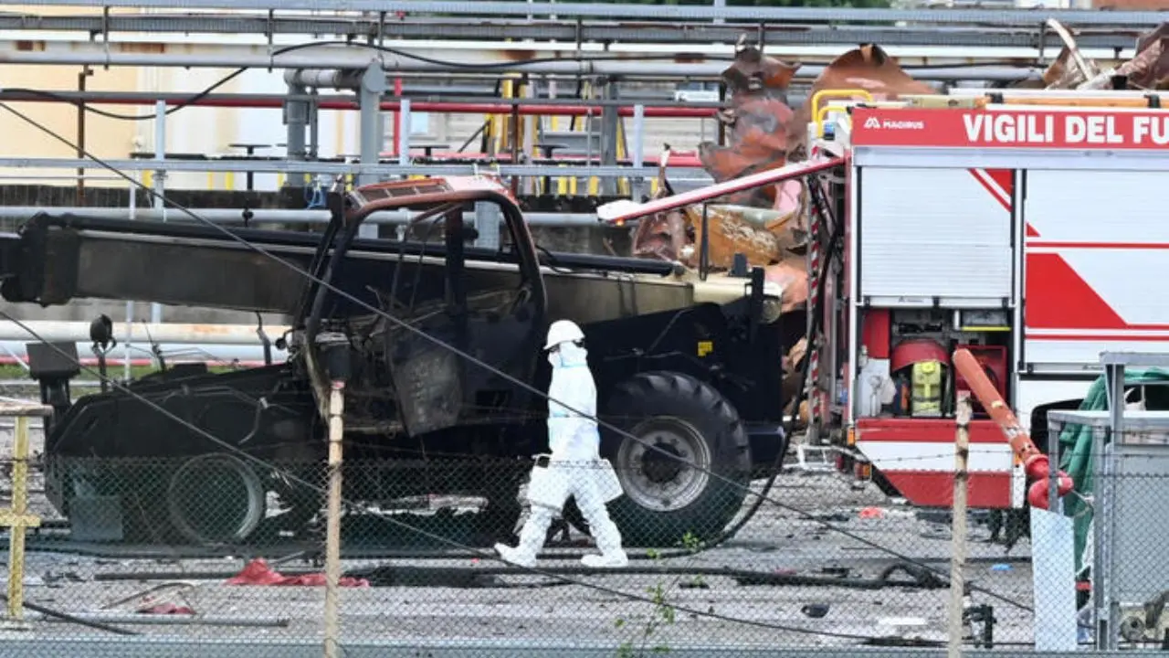 Esplosione in un deposito Eni a Calenzano, trovato il corpo dell’ultimo disperso: le vittime salgono a 5