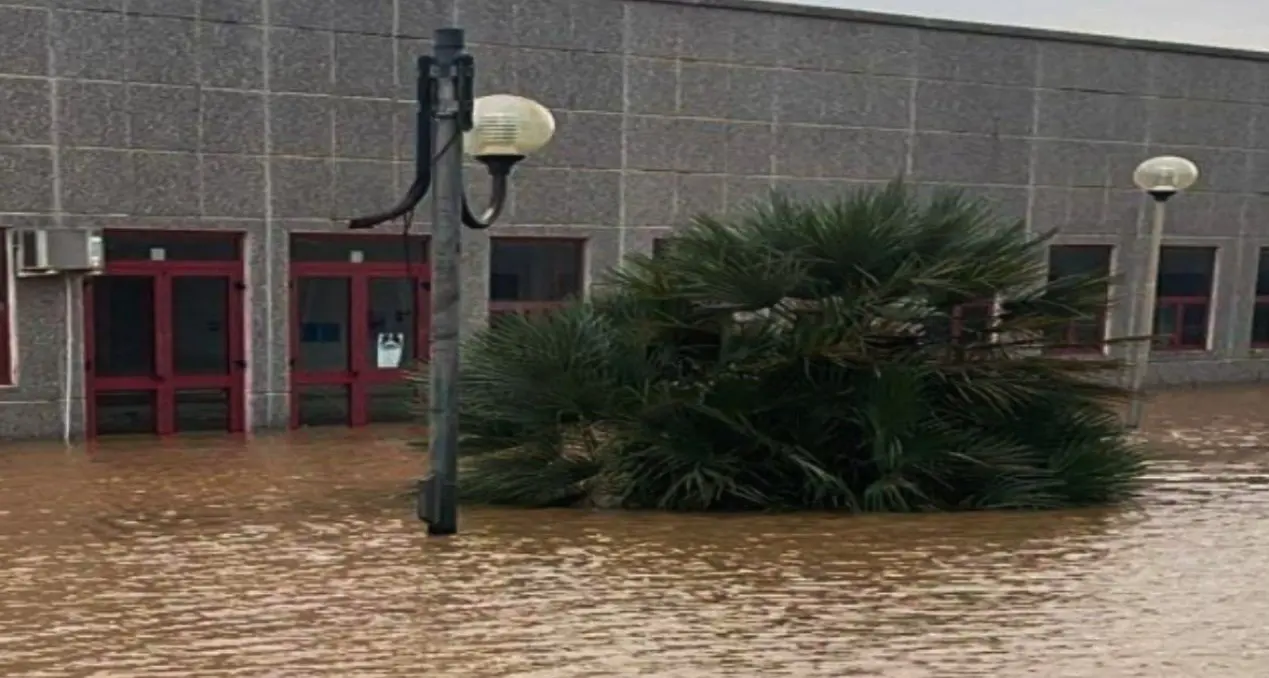 Da Rinascita Scott all’alluvione, storia dell’aula bunker più grande e discussa d’Europa (e del perché si trova a Lamezia)\n