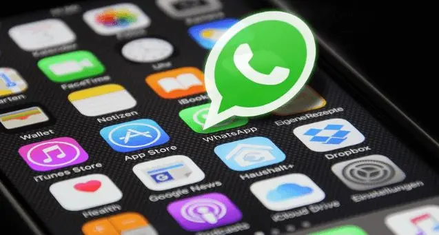 WhatsApp down, rallentamenti anche per Instagram e Facebook: ecco cosa sta succedendo\n