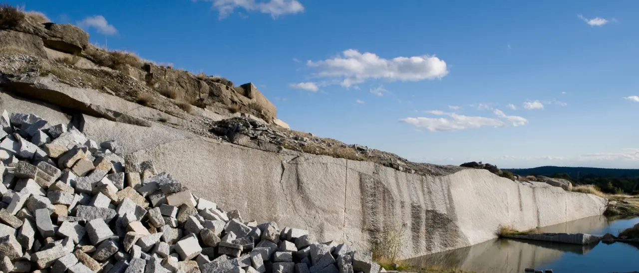 Si fa presto a dire grandi opere, in Calabria poche cave e tanta burocrazia: «Non ci sono materie prime»\n
