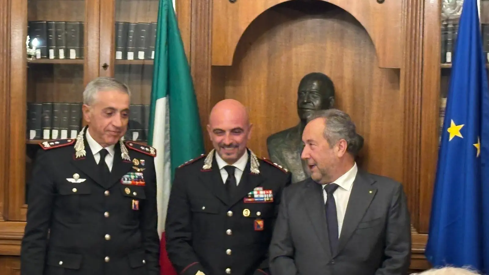 <p>Da sinistra:&nbsp;Giuseppe Spina, Marco Montemagno e Massimo Mariani</p>\\n