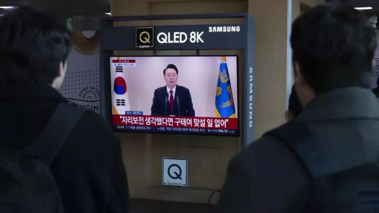 Corea del Sud, Yoon non cede: «Combatterò con il popolo fino all'ultimo minuto»\n
