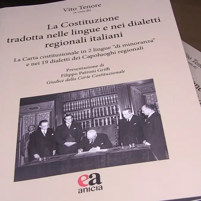 Dal catanzarese alle “lingue” del Nord, la Costituzione tradotta nei dialetti regionali per celebrare la bellezza dell’Italia