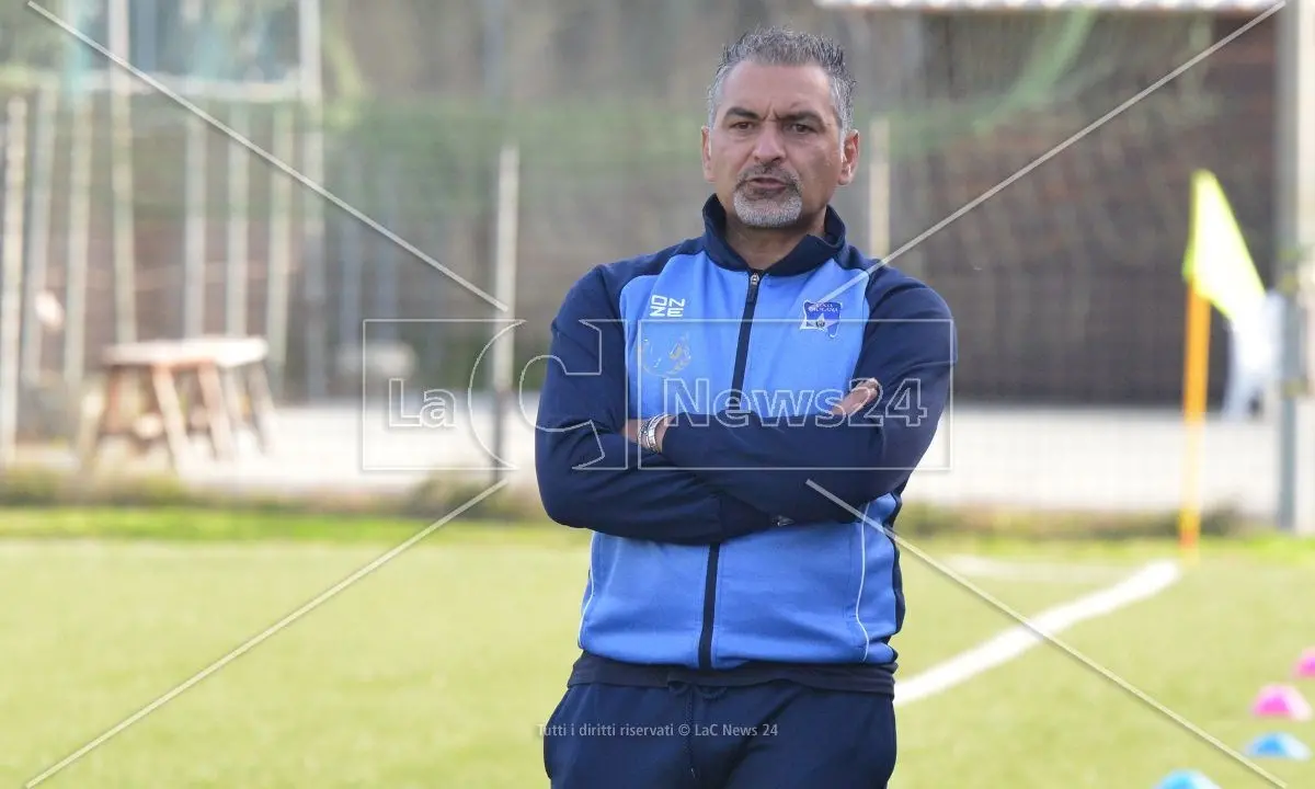 Prima contro ultima in finale Coppa Italia Dilettanti: Praia Tortora-San Luca. Il mister giallorosso Lio: «Può succedere di tutto».\n