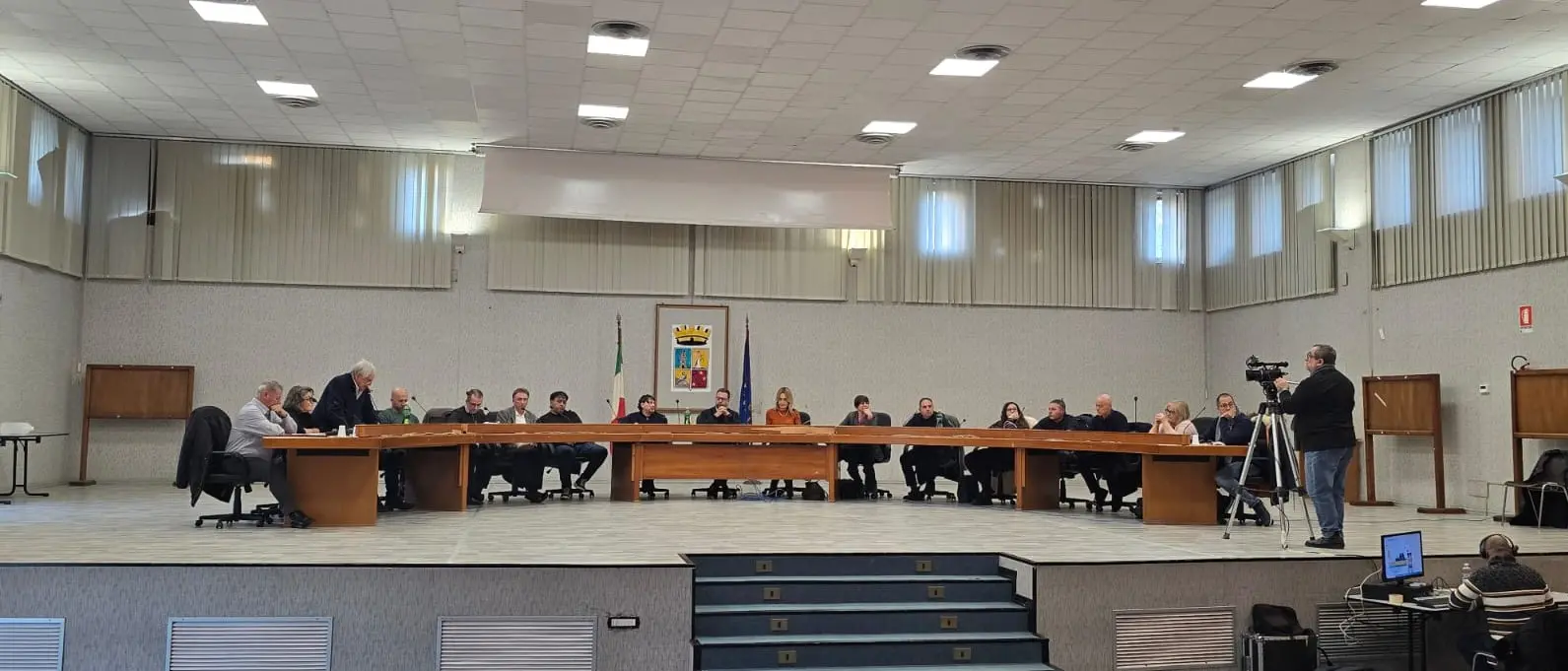 Crisi politica al comune di Scalea, la mozione di sfiducia al sindaco non passa: Perrotta salvo per un soffio\n