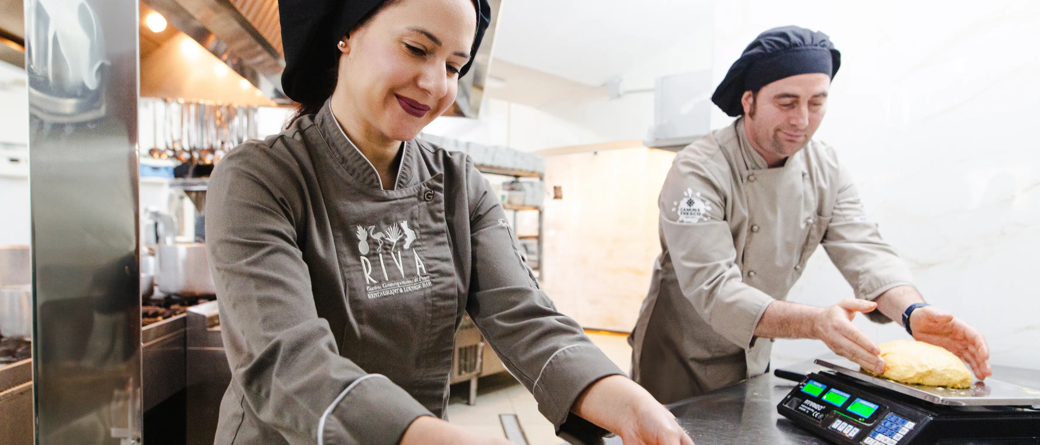 Il Riva di Falerna crea il suo primo panettone che celebra il Natale attraverso il piacere di cucinare insieme