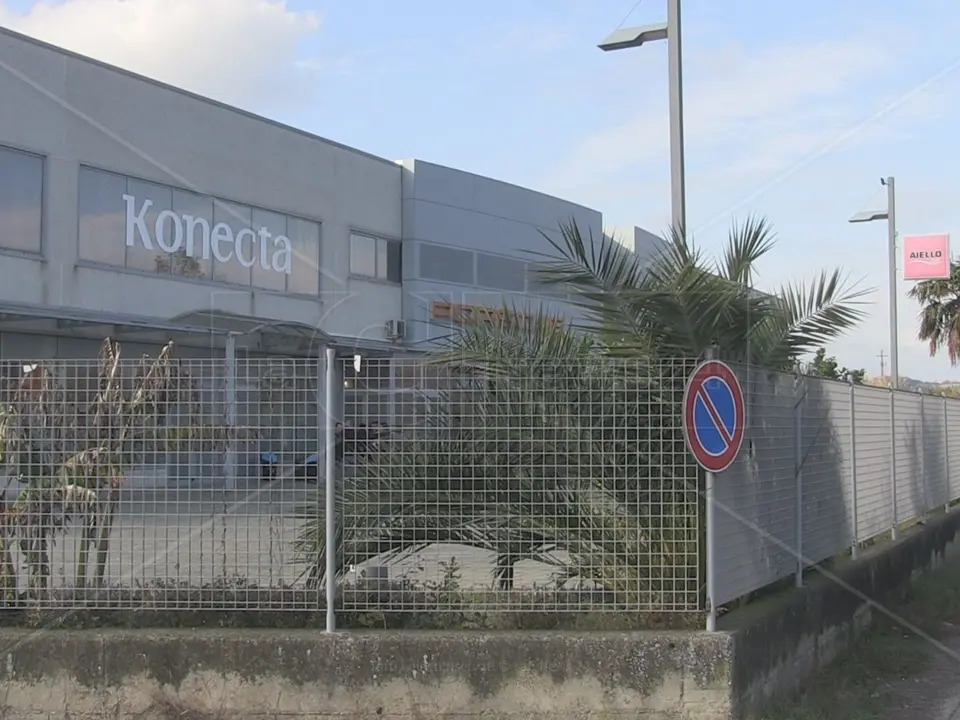Vertenza Abramo, qualcosa si muove: un terzo dei lavoratori ricollocato alle dipendenze di Konecta