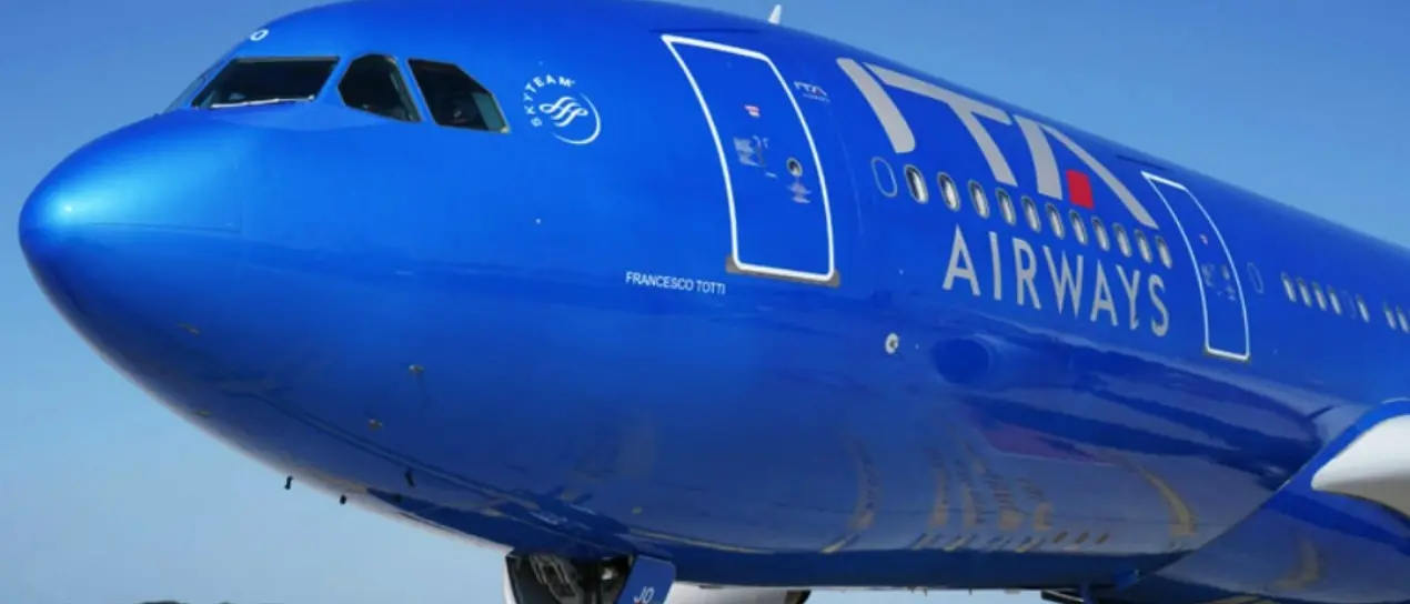 Sciopero dei controllori, ItaAirways cancella 37 voli previsti domani. Saltano collegamenti anche a Reggio e Lamezia