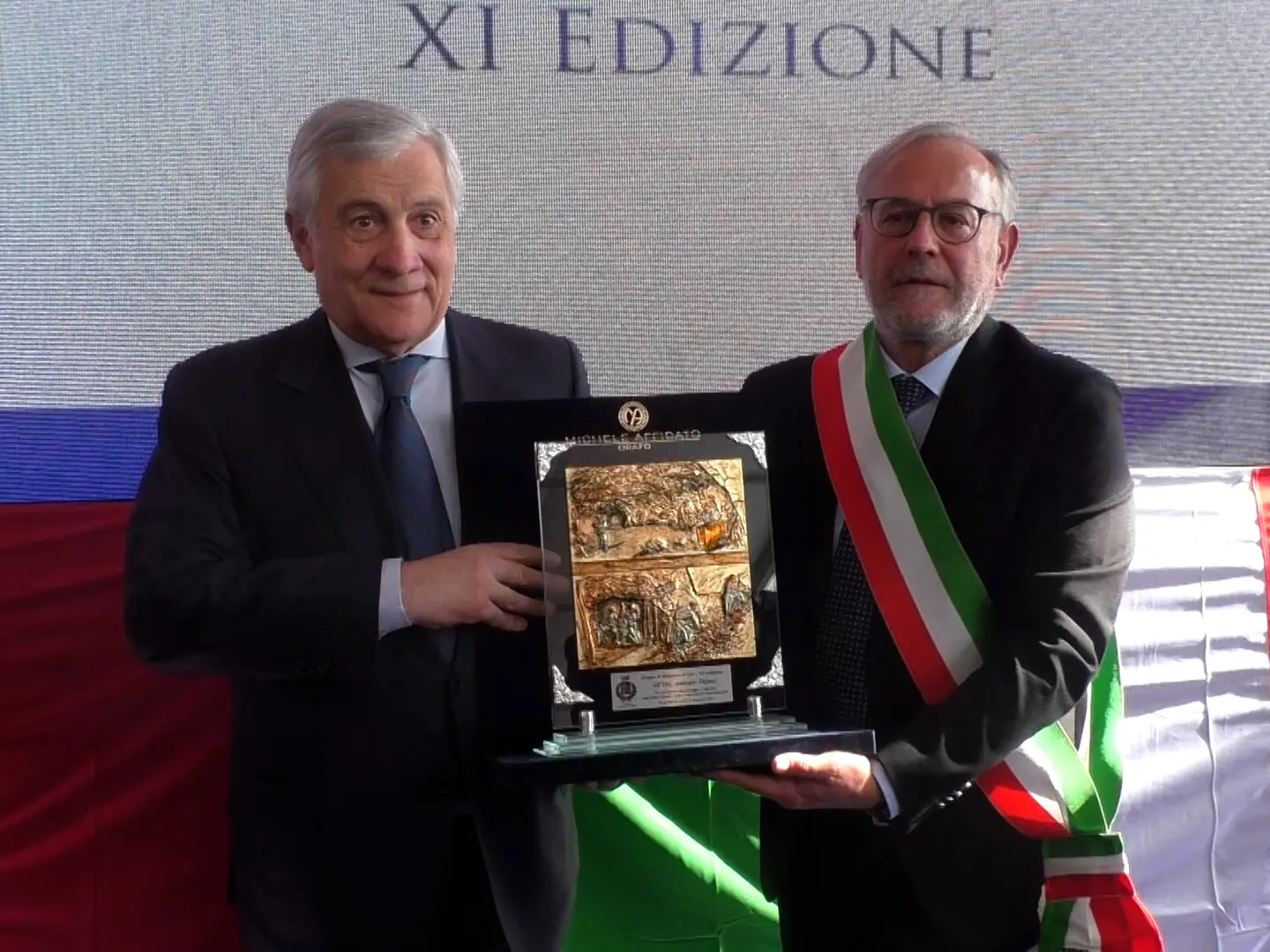 Tajani premiato a Motta San Giovanni, il Minatore d'oro esalta il sacrificio dei lavoratori del Sud: «Hanno reso grande l’Italia»