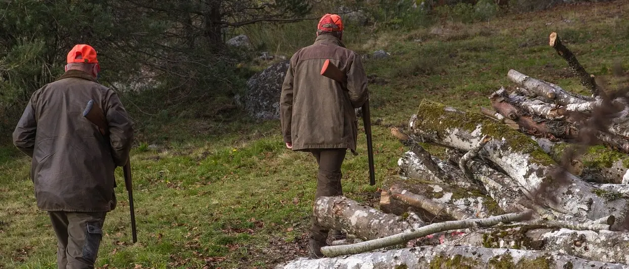 Spara e uccide per sbaglio un compagno di caccia, tragedia nel Salernitano\n