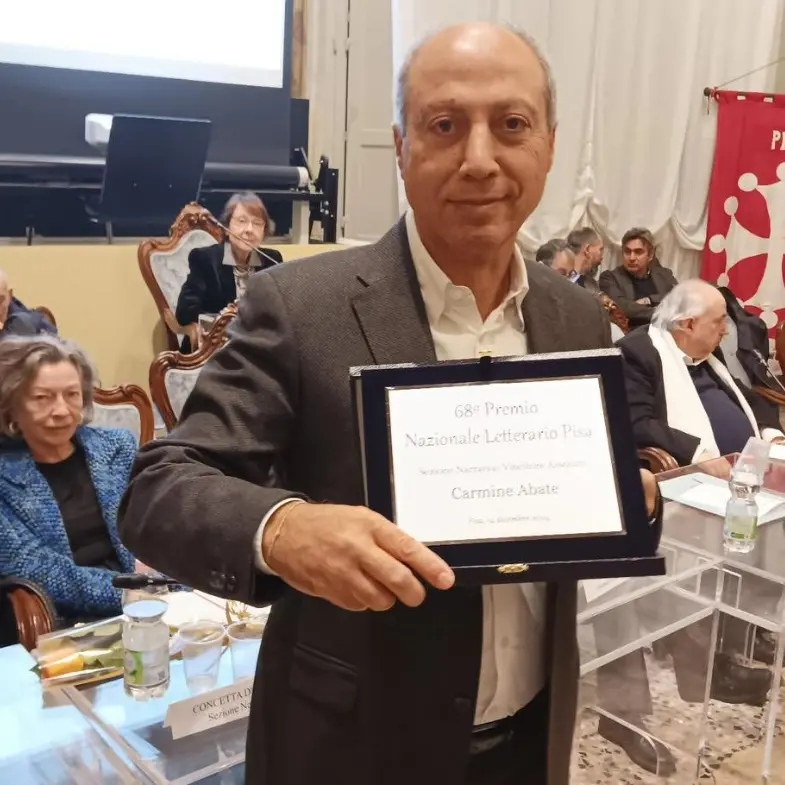 Lo scrittore calabrese Carmine Abate vince il Premio nazionale Pisa con la storia di Eranova, il borgo cancellato dal progresso\n