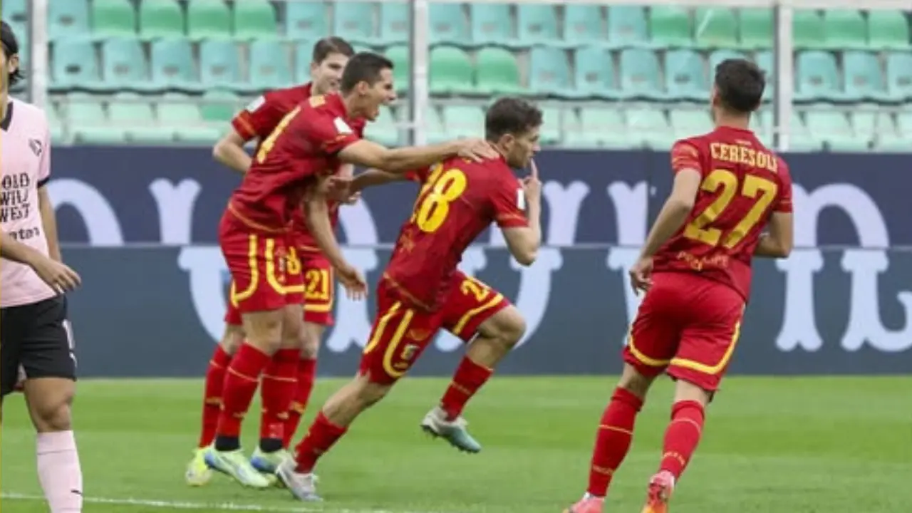 Palermo-Catanzaro, le Aquile volano sul Barbera: una perla di Pompetti vale la vittoria giallorossa.\u00A0Finale 1-2\n