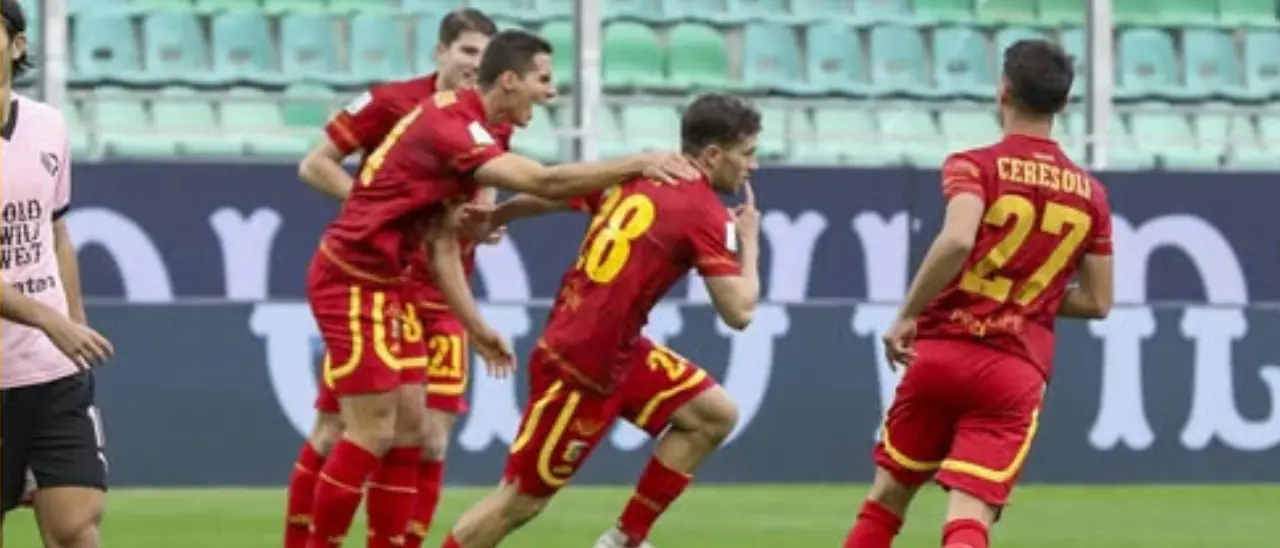 Palermo-Catanzaro, le Aquile volano sul Barbera: una perla di Pompetti vale la vittoria giallorossa.\u00A0Finale 1-2\n