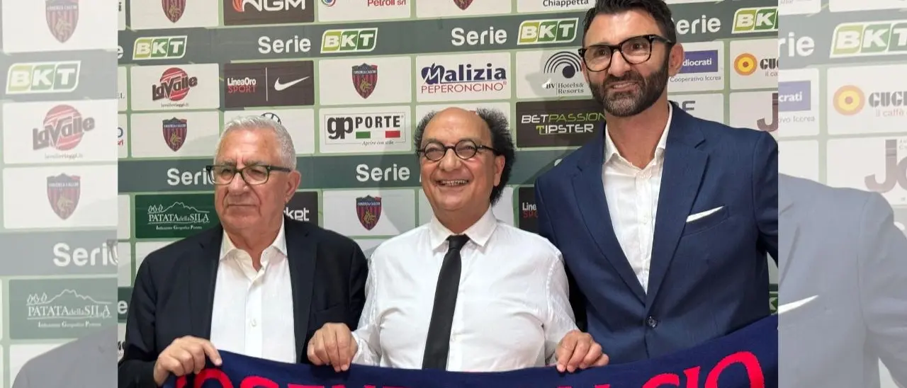Cosenza Calcio:\u00A0tra errori societari, sviste arbitrali e scelte tecniche. Ecco\u00A0cosa non va nella stagione dei rossoblù\n