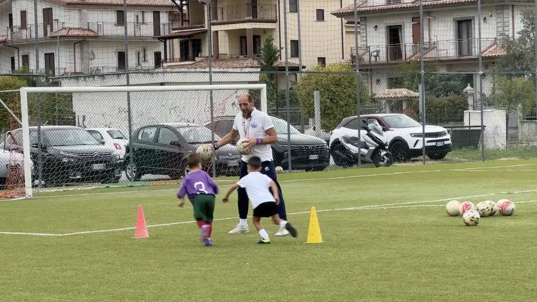 Corigliano Rossano, contesta la posizione del figlio piccolo in campo e massacra di botte l’allenatore Morfù della scuola calcio